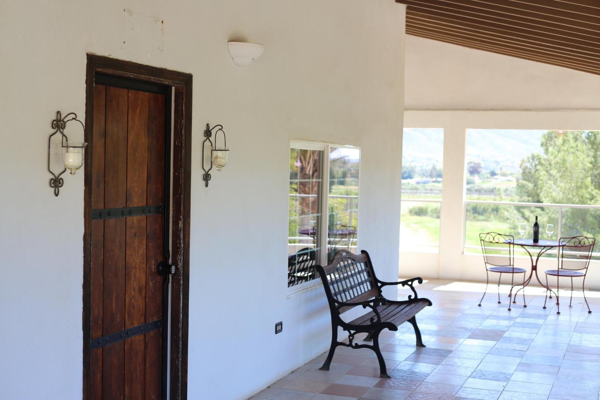 Casa Luna Vinedo Farm stay Valle de Guadalupe